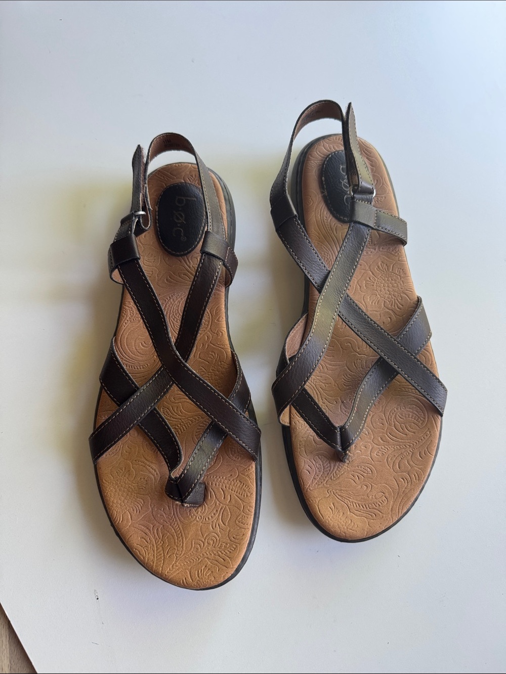 b.o.c. Dark Brown Vegan Leather Crisscross Strap Flat Waterproof Sandals Sz 11